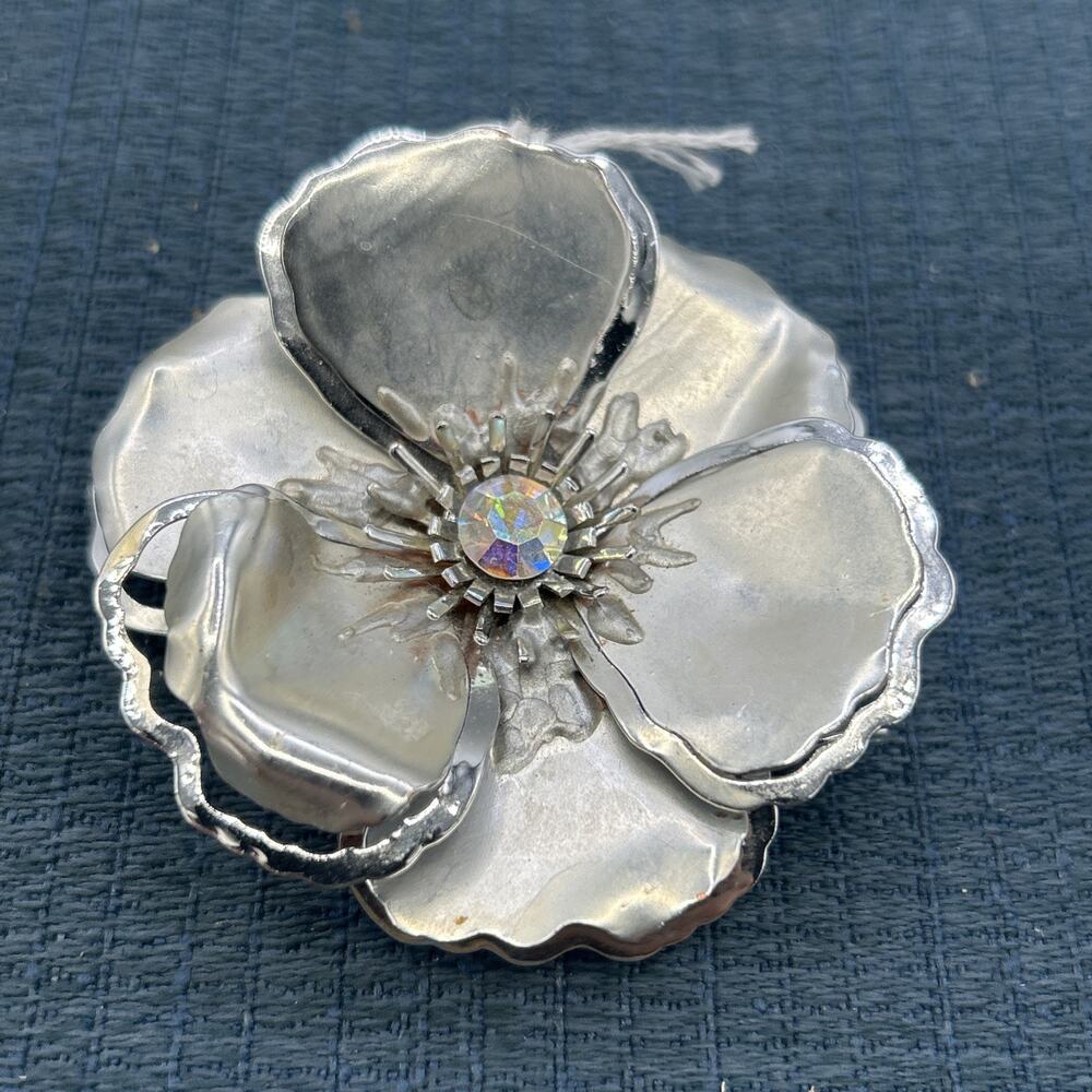 Vintage Jewlery AB Crystal Flower Pin Brooch Silver Tone